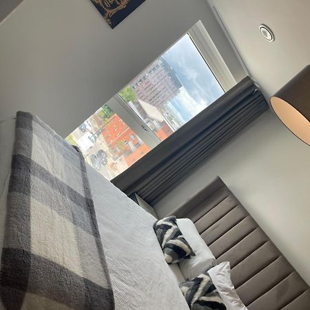 Modern 2 Bedroom City Centre Apartment W Balcony Manchester Exteriér fotografie